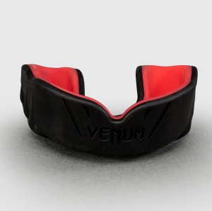 VENUM-0618-125-01.jpg