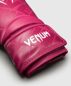 VENUM-06042-689-03.jpg
