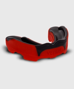 MOUTHGUARD_PREDATOR_RED_BLACK_HD_03_0609.jpg