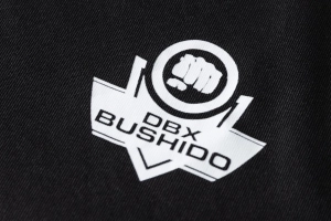 pol_pl_T-Shirt-koszulka-techniczna-premium-czarna-z-bialym-logo-DBX-Bushido-3464_6.webp
