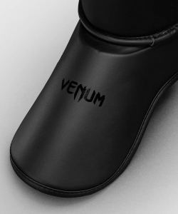 VENUM-06434-001-4.jpg