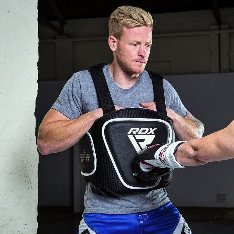 Jakie akcesoria MMA są niezbędne dla początkujących?