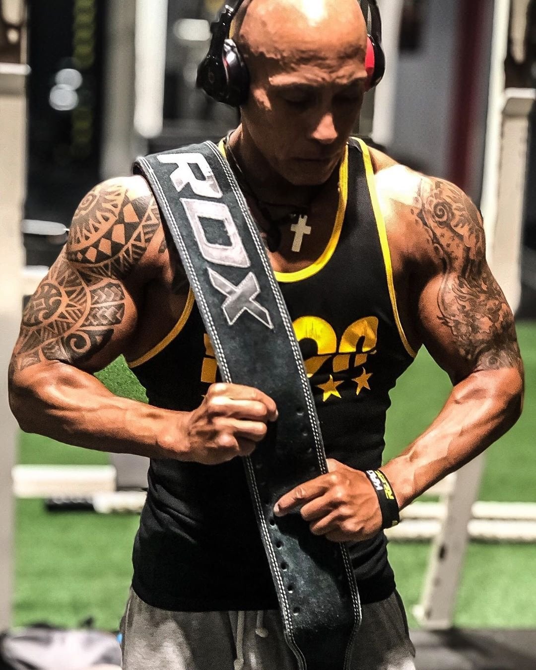 5 najważniejszych rzeczy, które trzeba zabrać idąc na siłownię