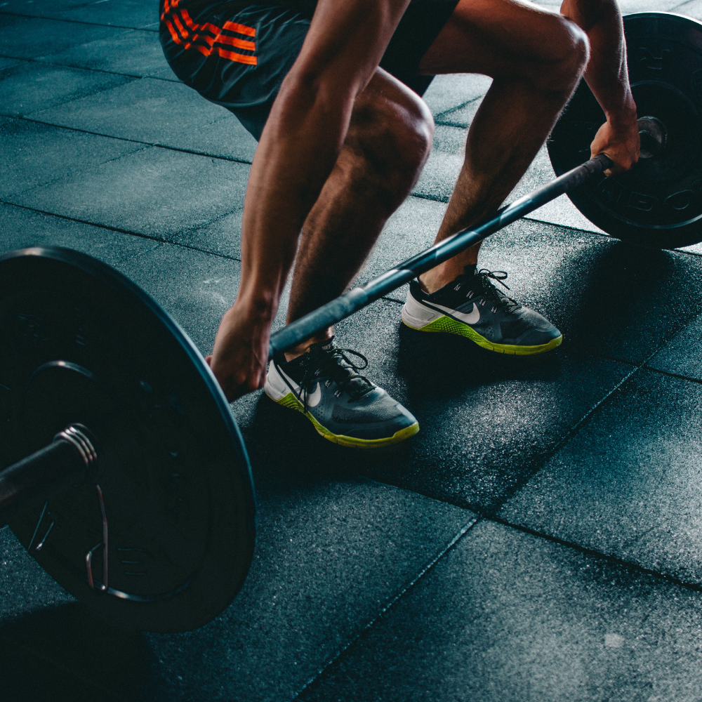 Jak ćwiczyć martwy ciąg, aby nie uszkodzić kręgosłupa?